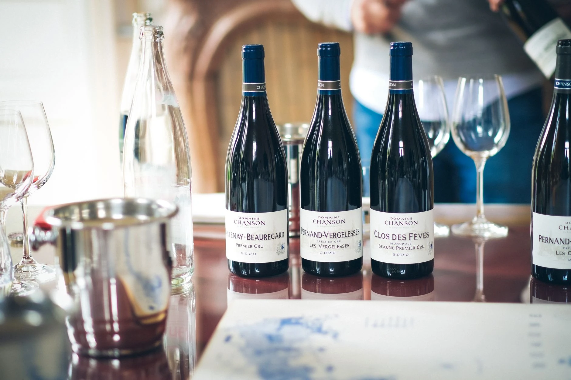 Visite de cave en Champagne avec repas : une expérience immersive et gourmande
